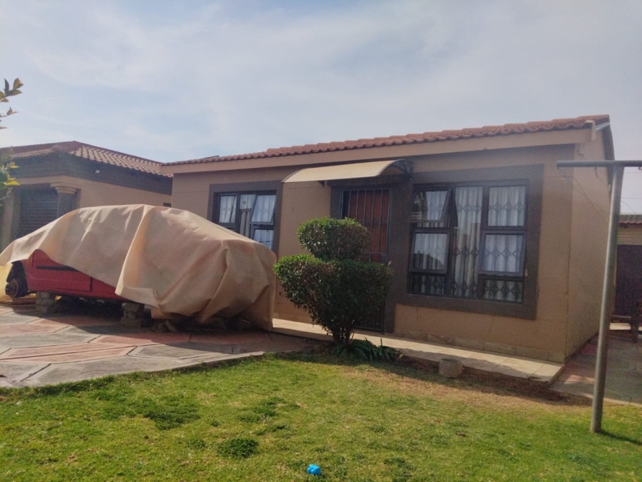 2 Bedroom Property for Sale in Palm Ridge Gauteng
