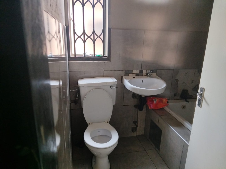 2 Bedroom Property for Sale in Palm Ridge Gauteng