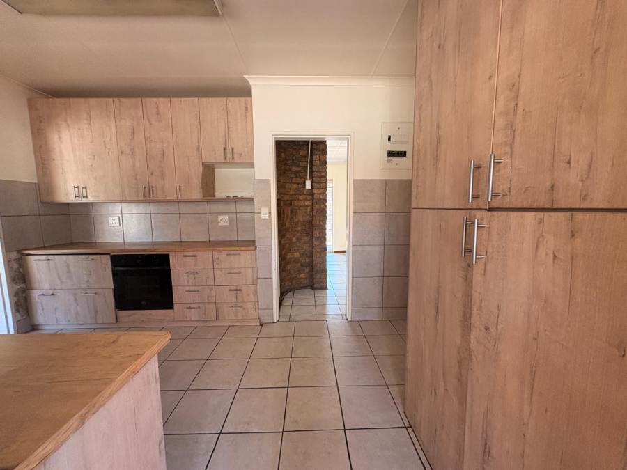 To Let  Bedroom Property for Rent in Allen Grove Gauteng