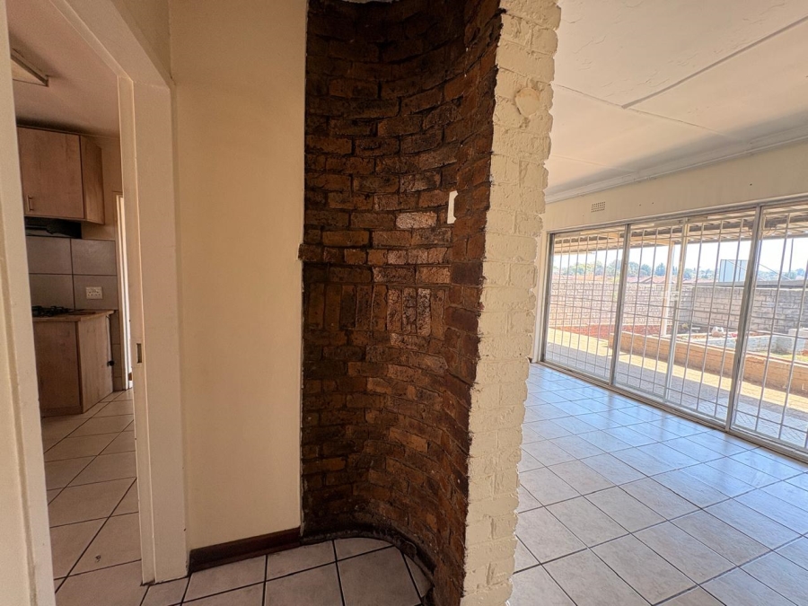 To Let  Bedroom Property for Rent in Allen Grove Gauteng