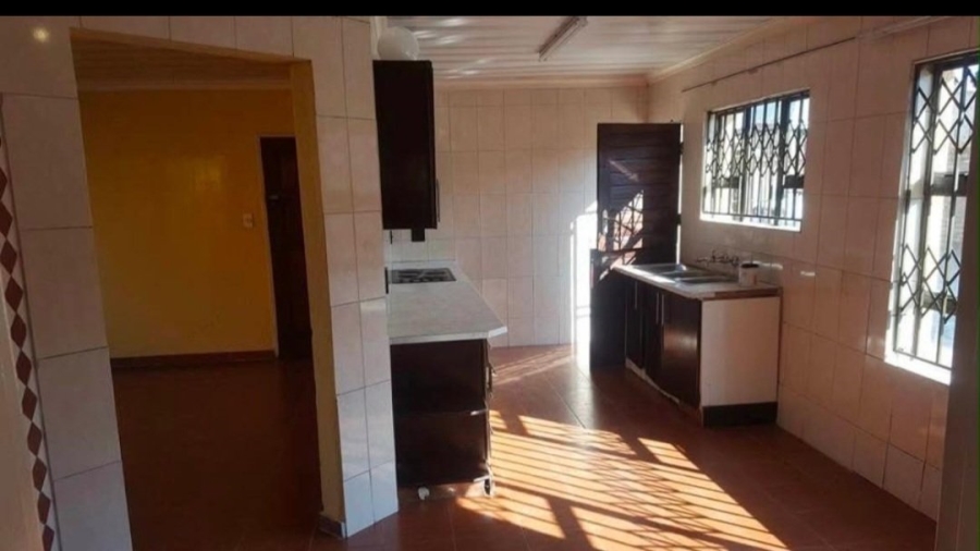3 Bedroom Property for Sale in Dhlamini Gauteng