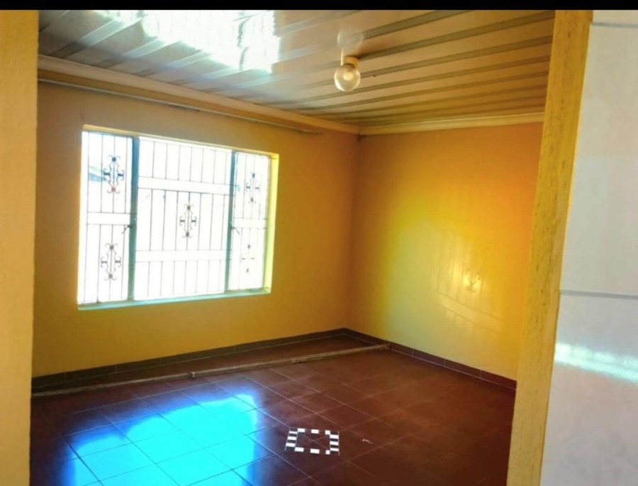 3 Bedroom Property for Sale in Dhlamini Gauteng