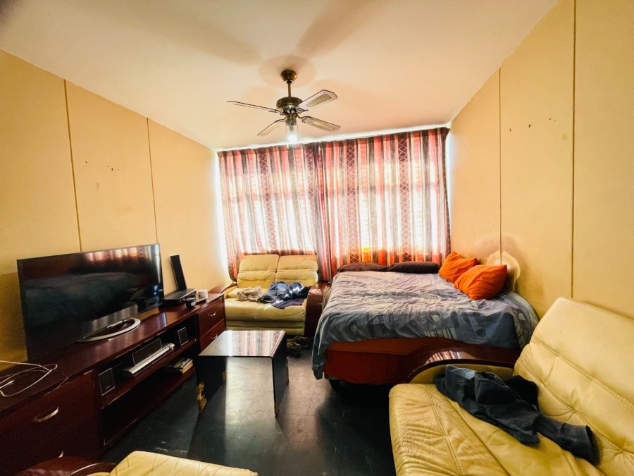 1 Bedroom Property for Sale in Muckleneuk Gauteng