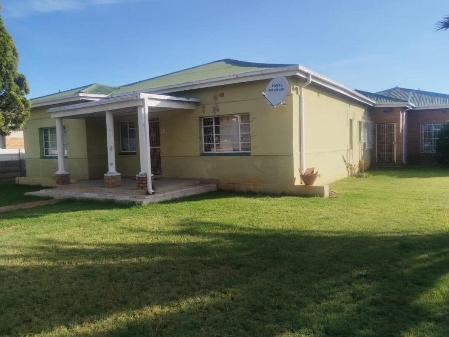 5 Bedroom Property for Sale in Casseldale Gauteng