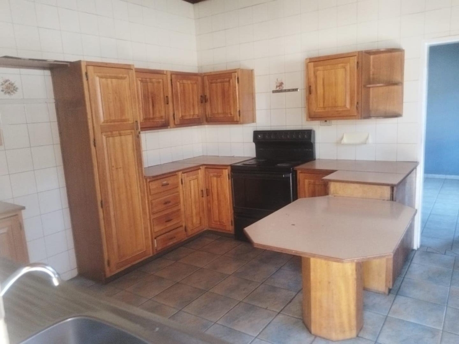 5 Bedroom Property for Sale in Casseldale Gauteng