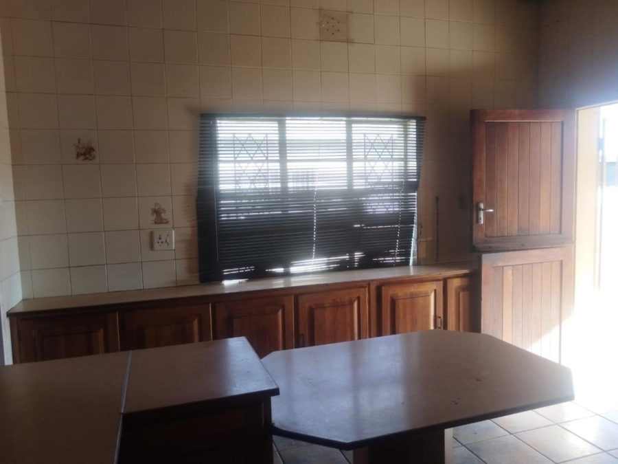 5 Bedroom Property for Sale in Casseldale Gauteng