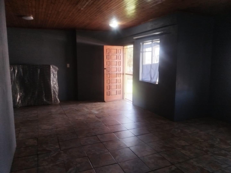 5 Bedroom Property for Sale in Casseldale Gauteng