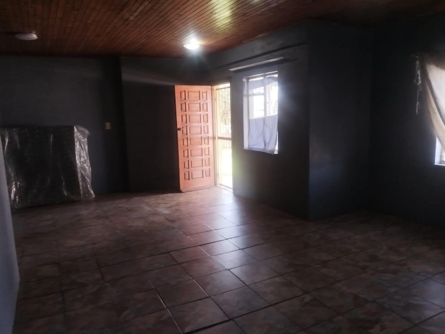 5 Bedroom Property for Sale in Casseldale Gauteng