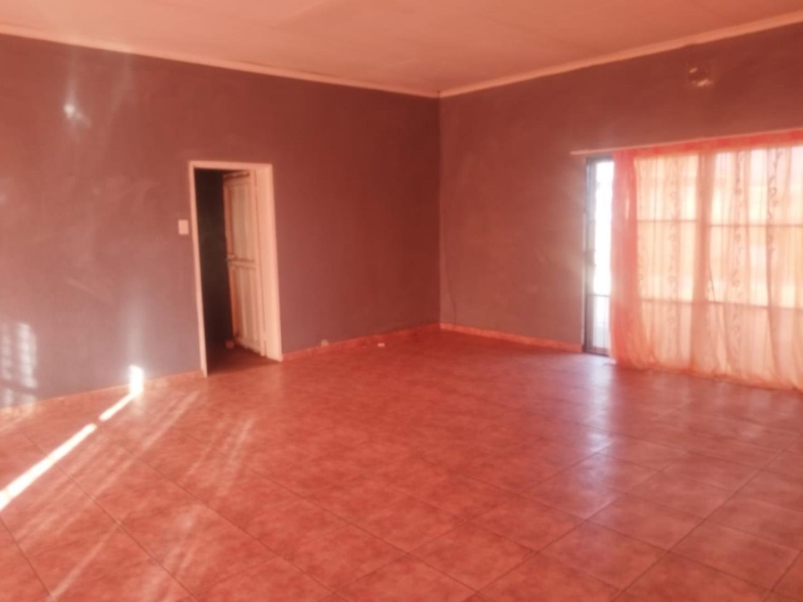 5 Bedroom Property for Sale in Casseldale Gauteng