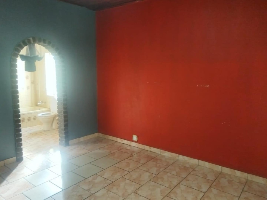 5 Bedroom Property for Sale in Casseldale Gauteng