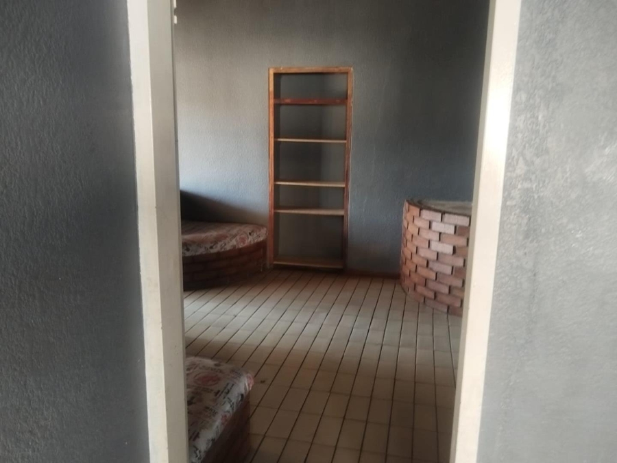 5 Bedroom Property for Sale in Casseldale Gauteng
