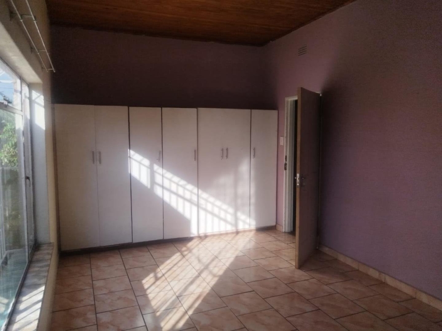 5 Bedroom Property for Sale in Casseldale Gauteng