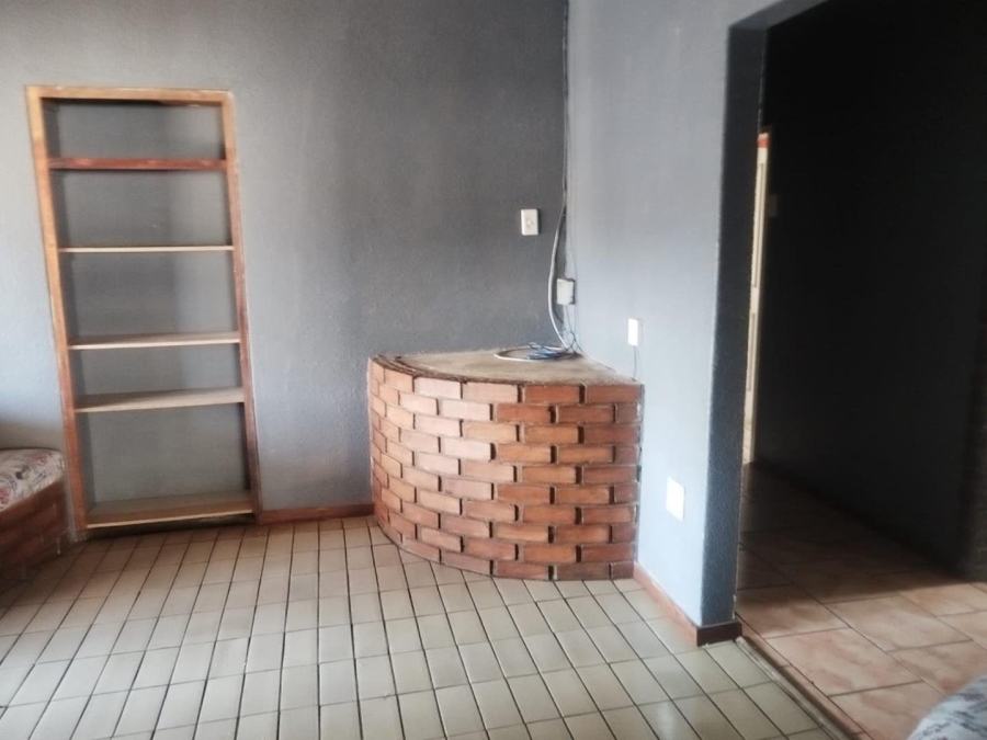 5 Bedroom Property for Sale in Casseldale Gauteng