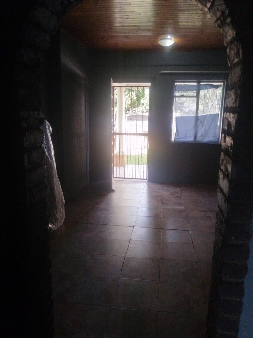 5 Bedroom Property for Sale in Casseldale Gauteng