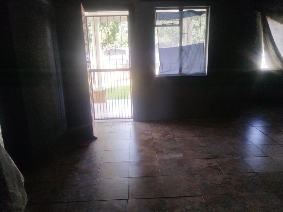 5 Bedroom Property for Sale in Casseldale Gauteng