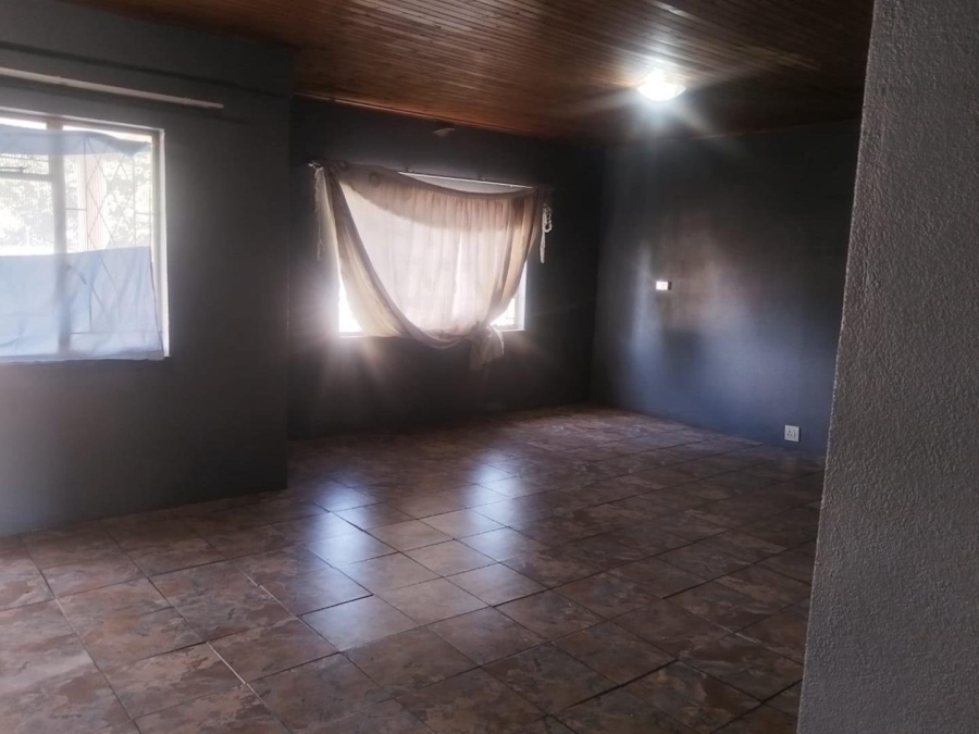 5 Bedroom Property for Sale in Casseldale Gauteng