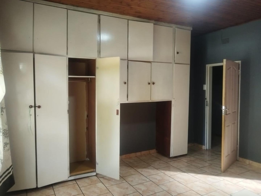 5 Bedroom Property for Sale in Casseldale Gauteng