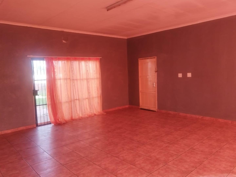 5 Bedroom Property for Sale in Casseldale Gauteng