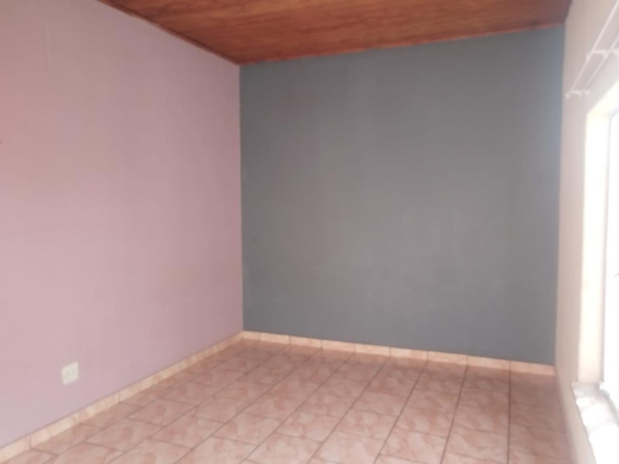 5 Bedroom Property for Sale in Casseldale Gauteng