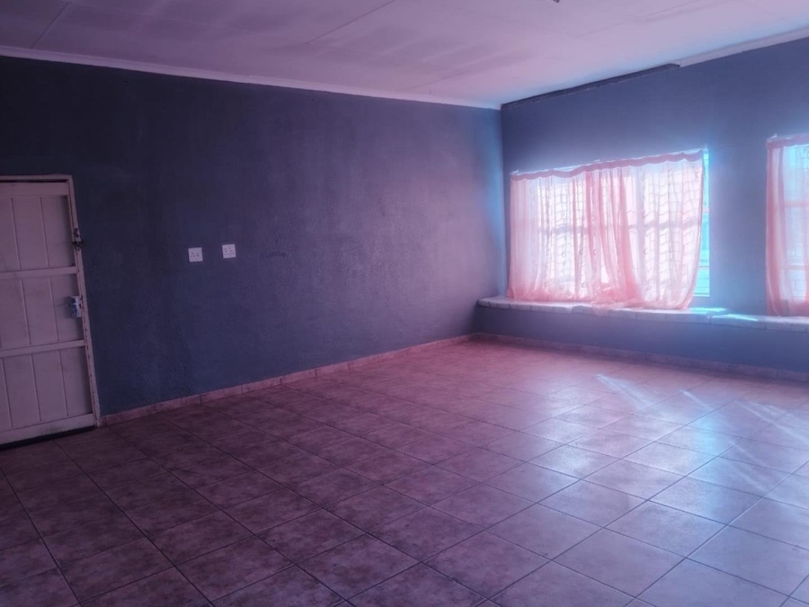 5 Bedroom Property for Sale in Casseldale Gauteng