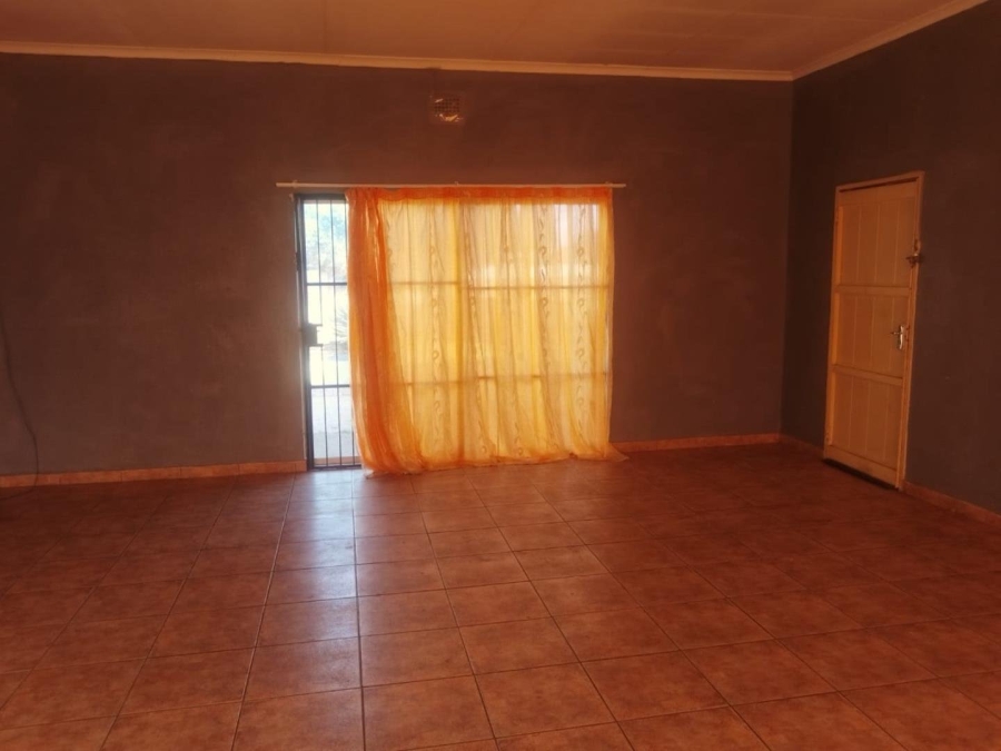 5 Bedroom Property for Sale in Casseldale Gauteng