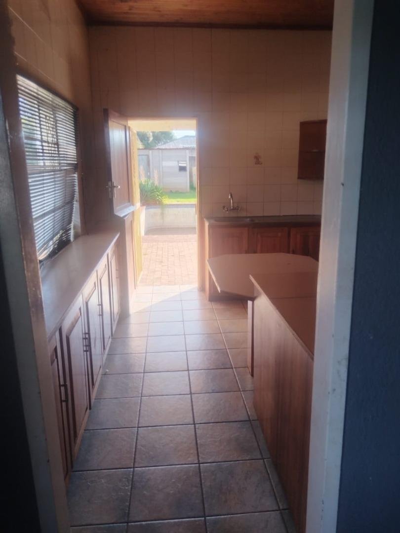 5 Bedroom Property for Sale in Casseldale Gauteng