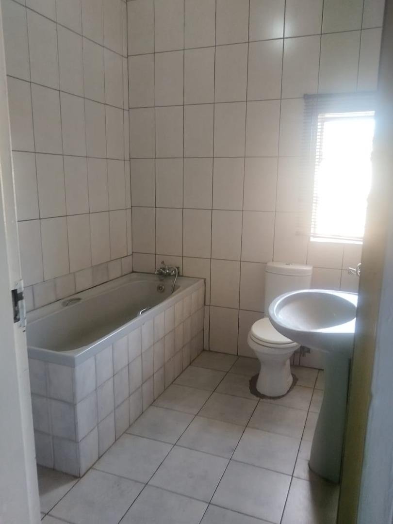 5 Bedroom Property for Sale in Casseldale Gauteng