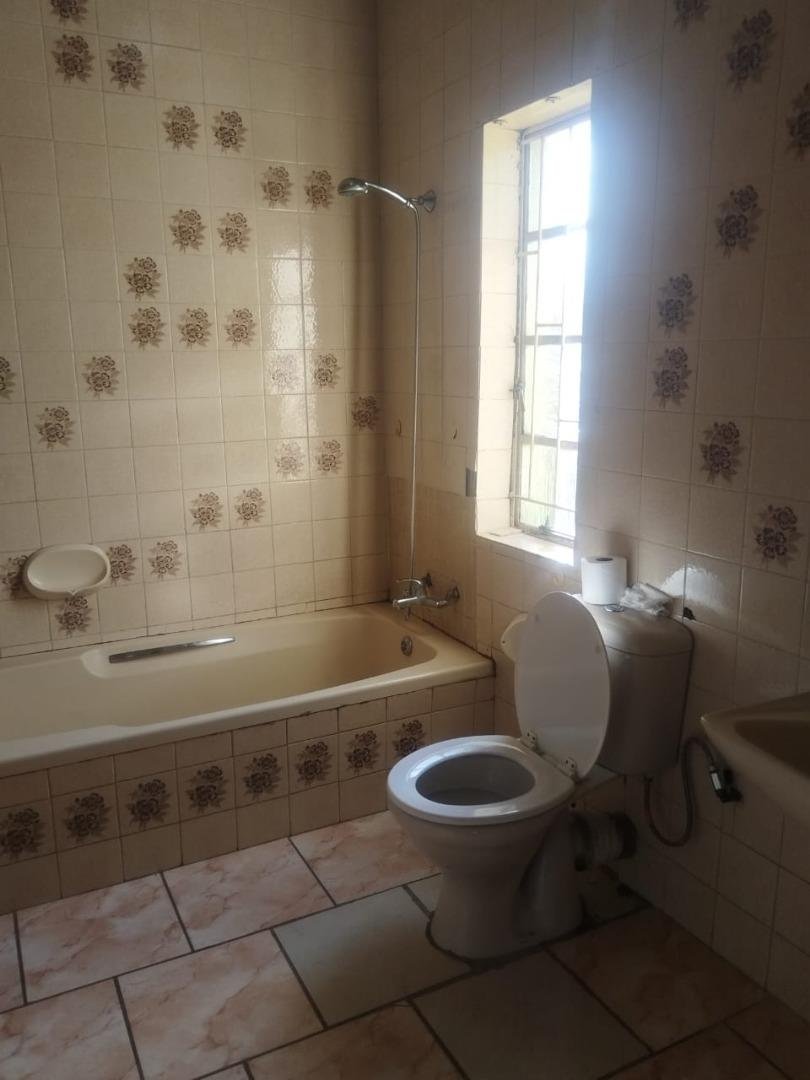 5 Bedroom Property for Sale in Casseldale Gauteng