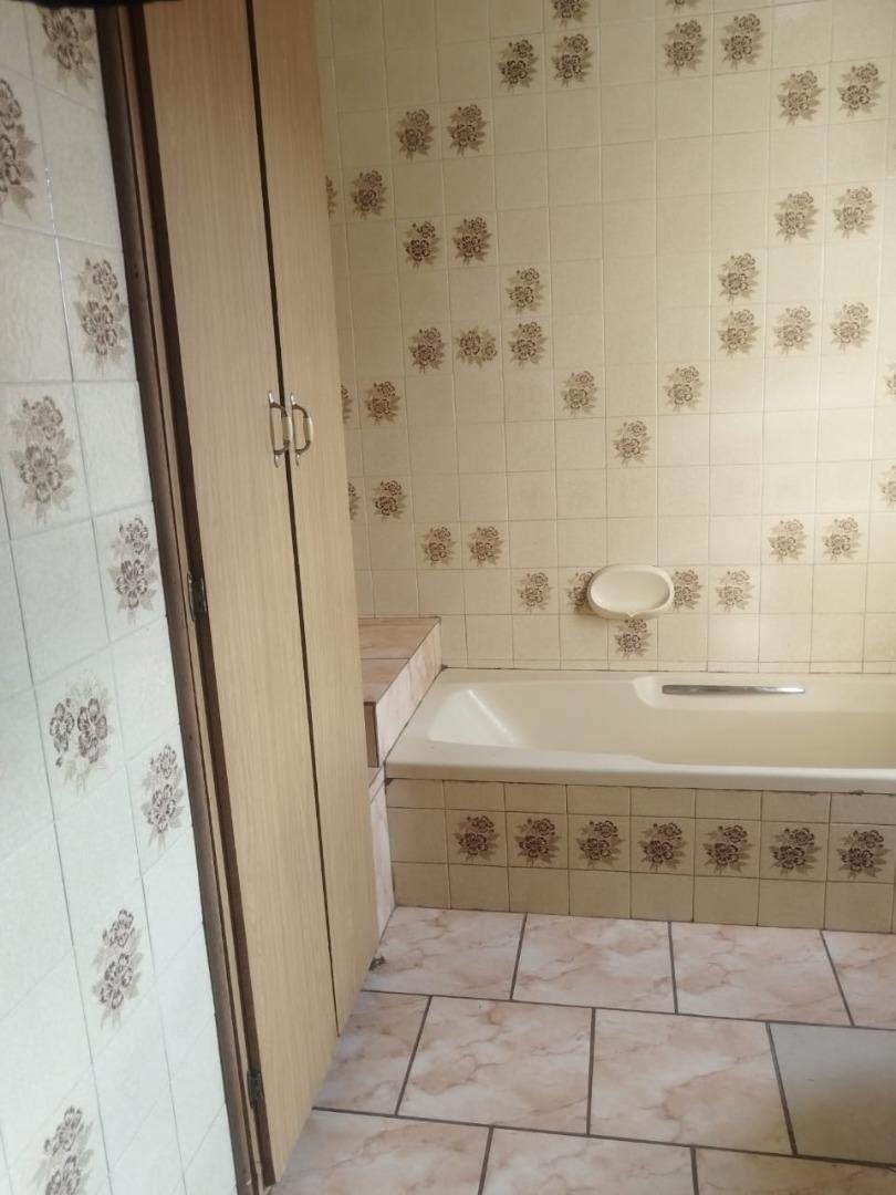 5 Bedroom Property for Sale in Casseldale Gauteng