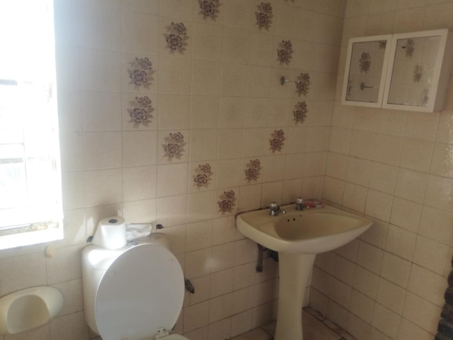 5 Bedroom Property for Sale in Casseldale Gauteng