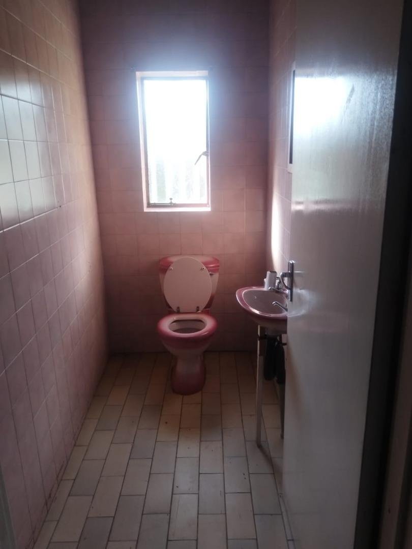 5 Bedroom Property for Sale in Casseldale Gauteng