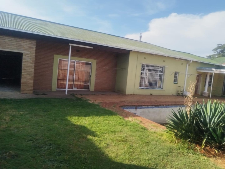 5 Bedroom Property for Sale in Casseldale Gauteng