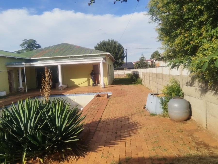 5 Bedroom Property for Sale in Casseldale Gauteng