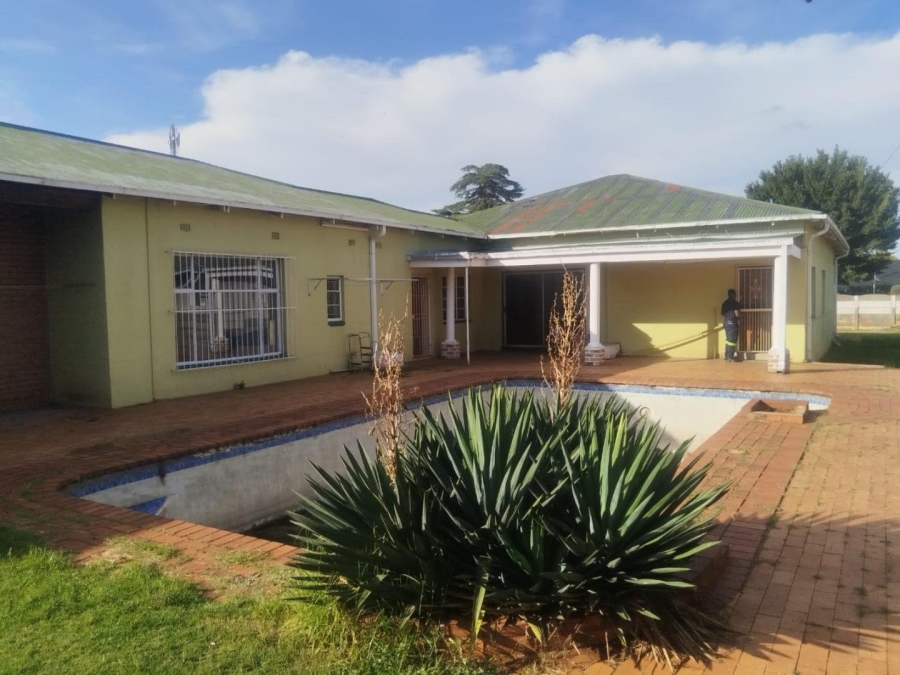 5 Bedroom Property for Sale in Casseldale Gauteng