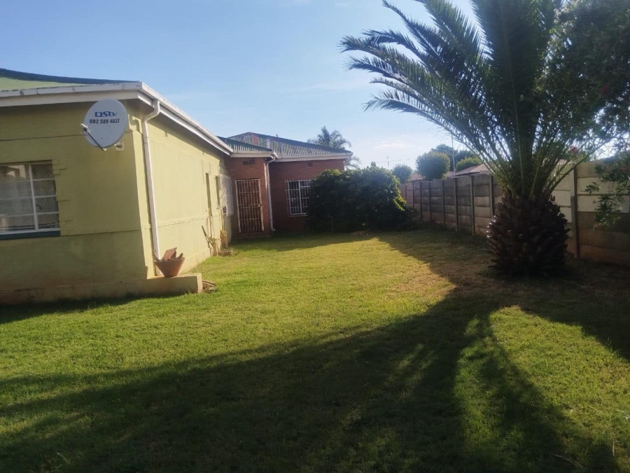 5 Bedroom Property for Sale in Casseldale Gauteng