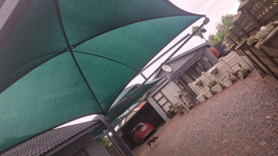 3 Bedroom Property for Sale in Falcon Ridge Gauteng