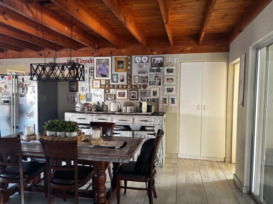  Bedroom Property for Sale in Glen Marais Gauteng