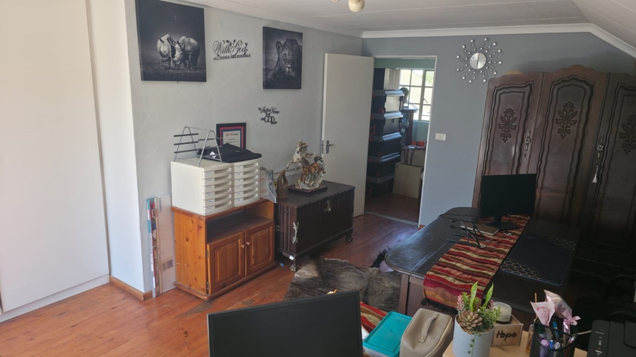  Bedroom Property for Sale in Glen Marais Gauteng