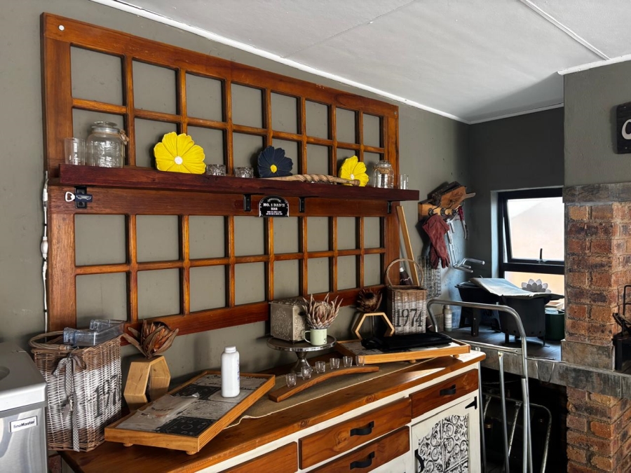  Bedroom Property for Sale in Glen Marais Gauteng