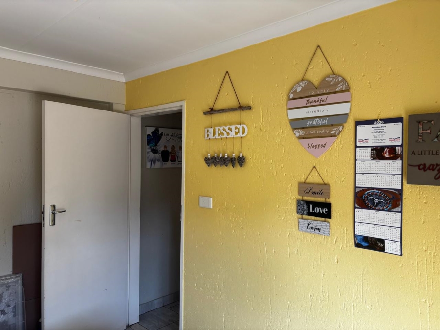  Bedroom Property for Sale in Glen Marais Gauteng