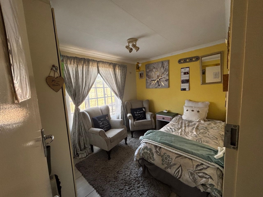  Bedroom Property for Sale in Glen Marais Gauteng