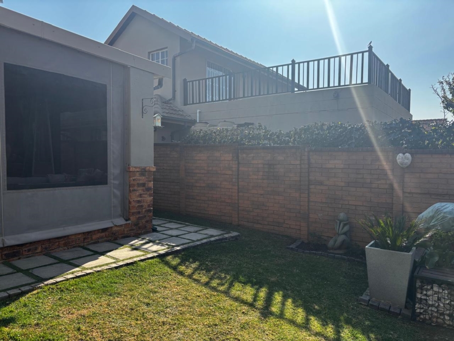  Bedroom Property for Sale in Glen Marais Gauteng