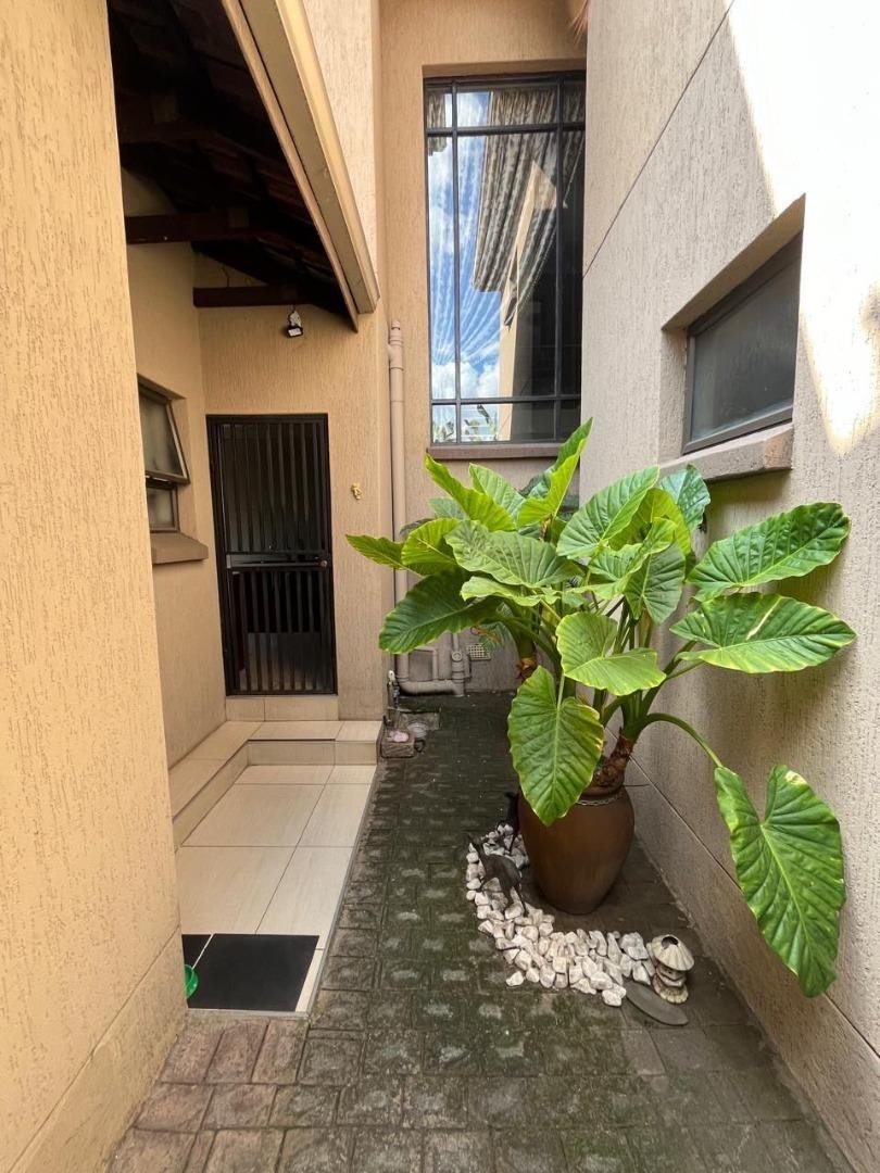 4 Bedroom Property for Sale in Vanderbijlpark SW 5 Gauteng