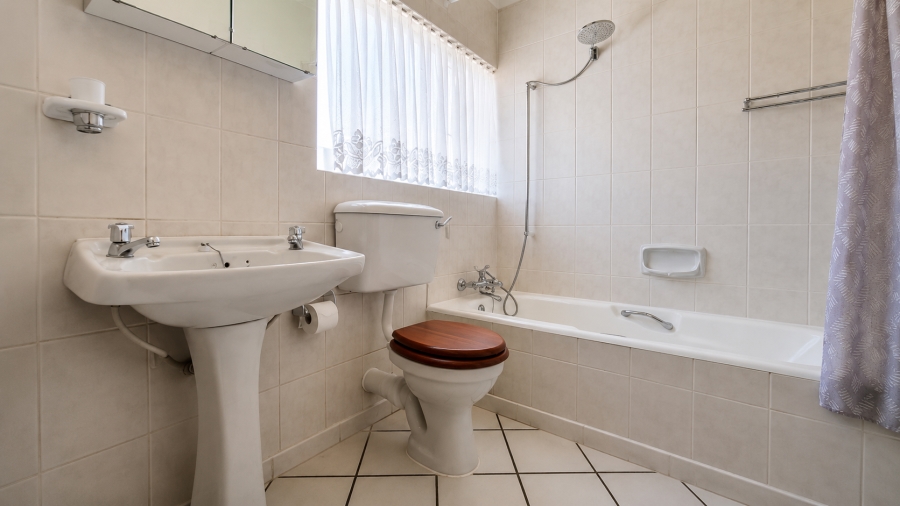 4 Bedroom Property for Sale in Golf Park Gauteng