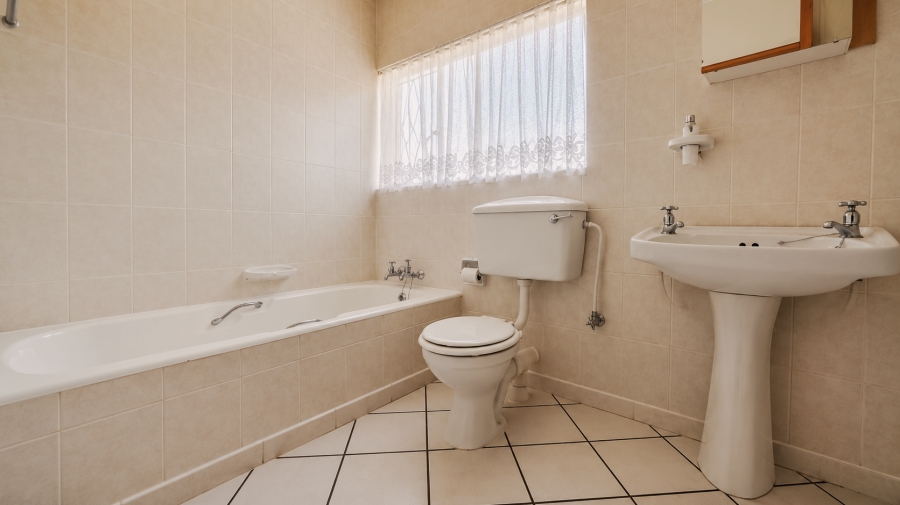 4 Bedroom Property for Sale in Golf Park Gauteng