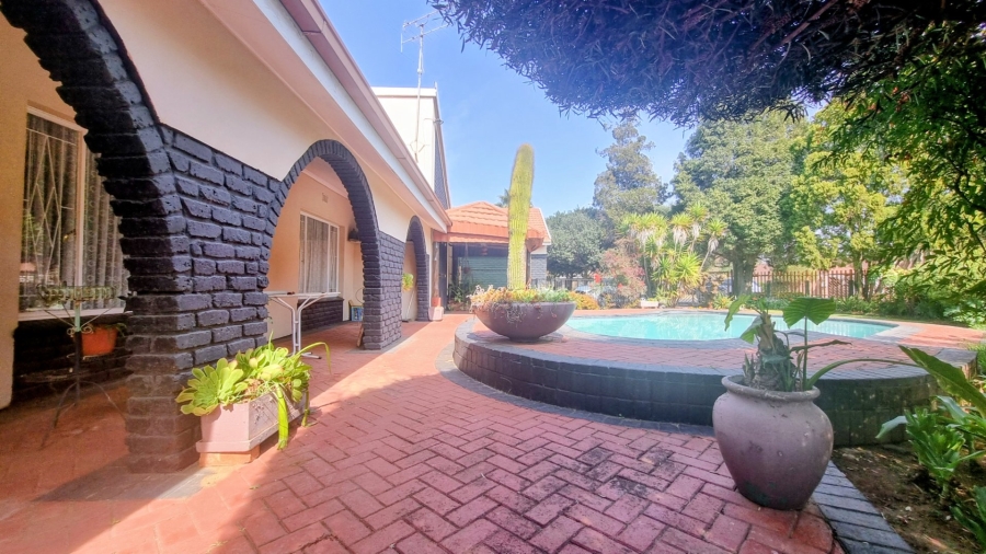 4 Bedroom Property for Sale in Golf Park Gauteng