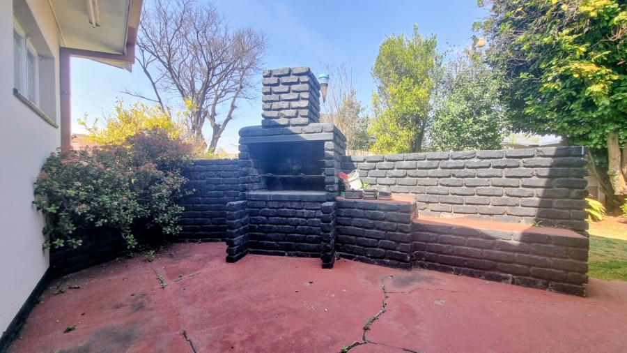 4 Bedroom Property for Sale in Golf Park Gauteng