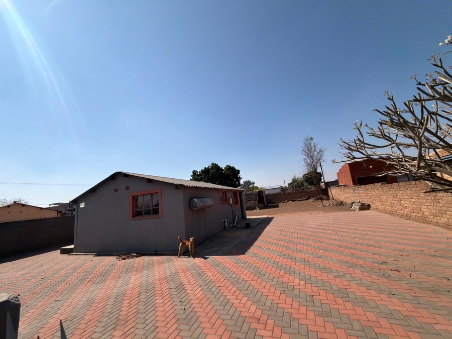 2 Bedroom Property for Sale in Esangweni Gauteng