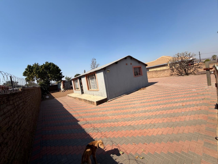 2 Bedroom Property for Sale in Esangweni Gauteng