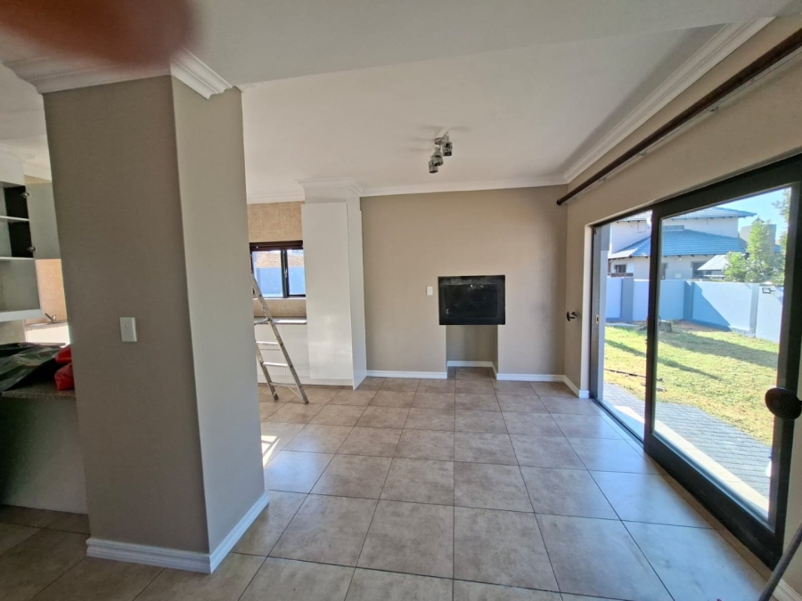 To Let 3 Bedroom Property for Rent in Thatchfield Estate Gauteng
